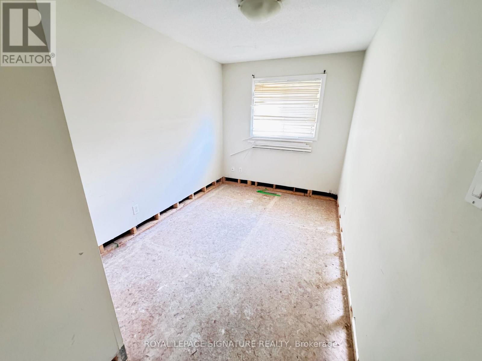 228 MARTINDALE CRESCENT - 21