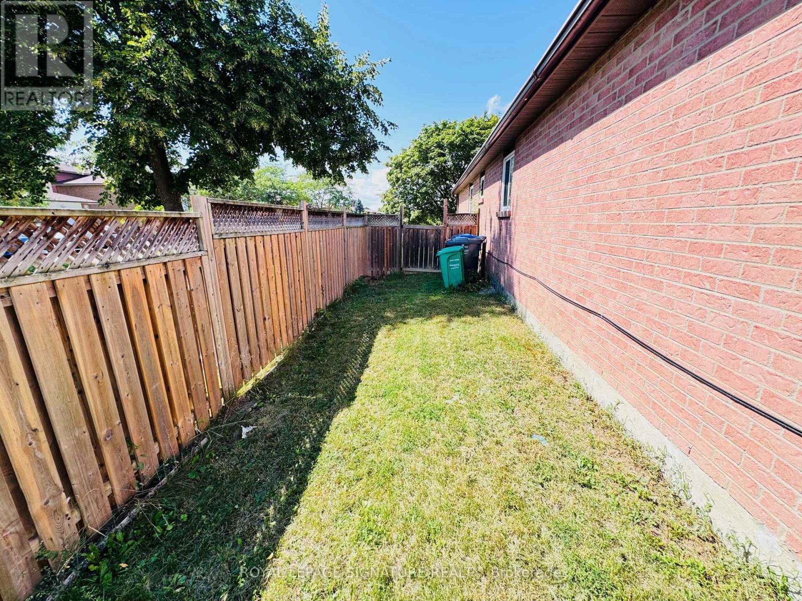 228 MARTINDALE CRESCENT - 40