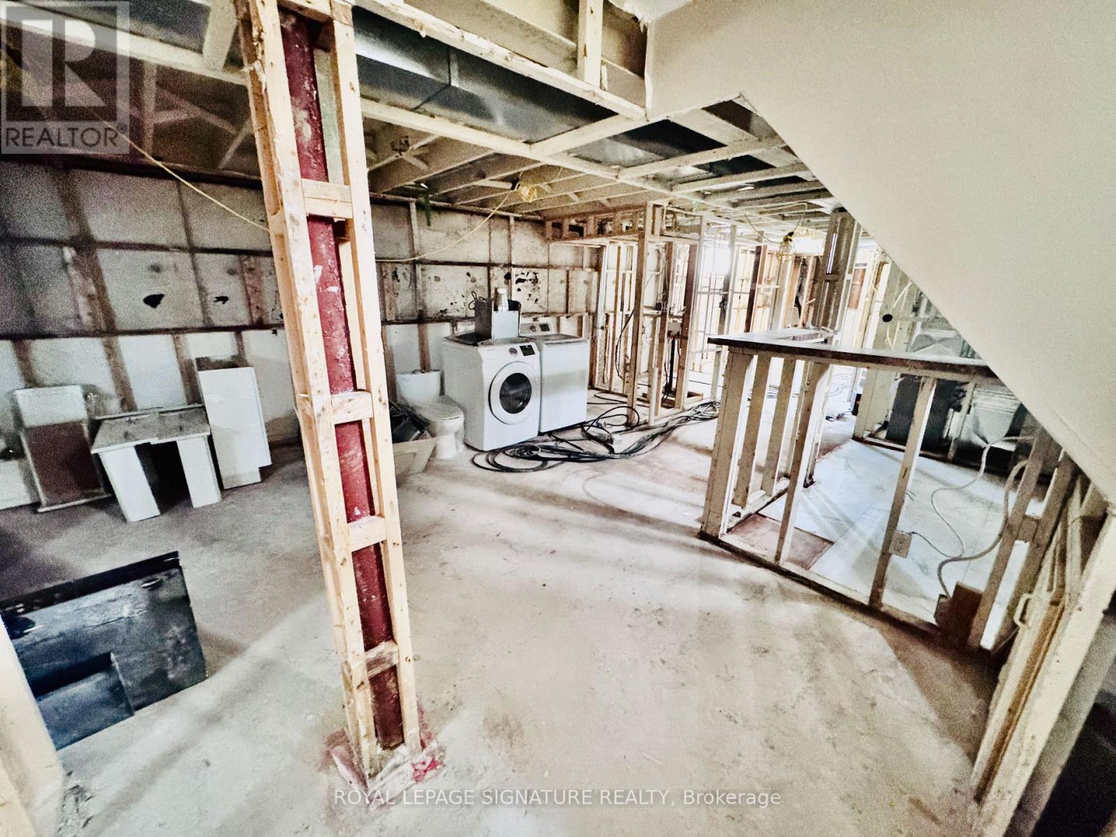 228 MARTINDALE CRESCENT - 26