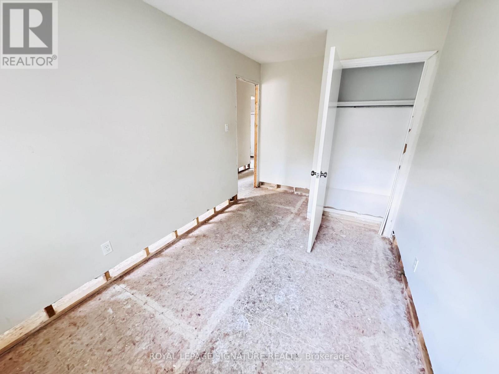 228 MARTINDALE CRESCENT - 22