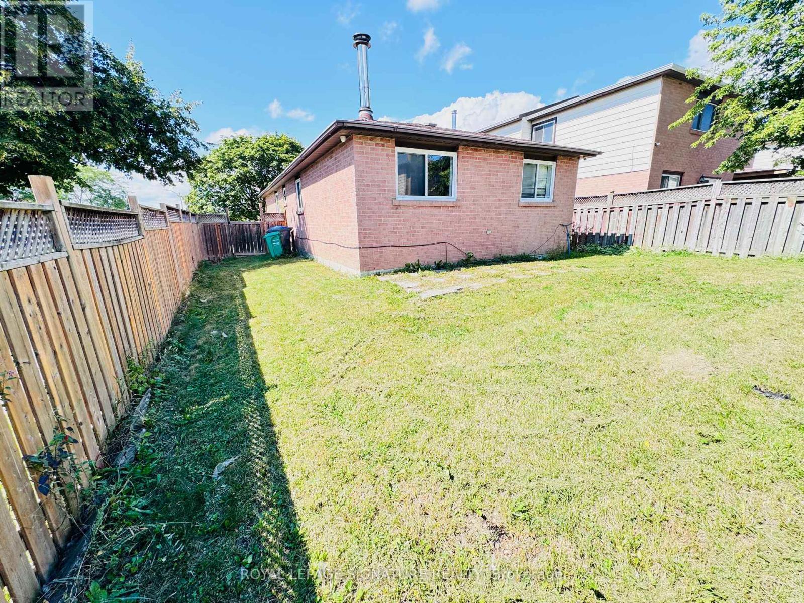 228 MARTINDALE CRESCENT - 39