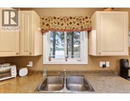 8253 Dickson Dr, Port Alberni, BC V9Y9B4 Photo 18