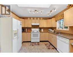 Family room - 8253 Dickson Dr, Port Alberni, BC V9Y9B4 Photo 14