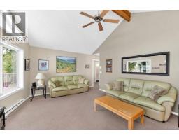 Living room - 8253 Dickson Dr, Port Alberni, BC V9Y9B4 Photo 9