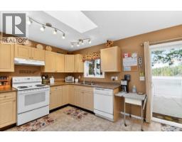 8253 Dickson Dr, Port Alberni, BC V9Y9B4 Photo 15