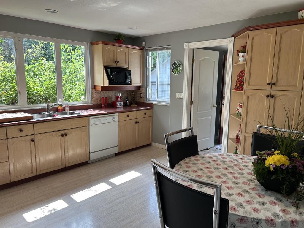 3 Bed, 2 Bath House for Sale in Mission – 7597 WREN STREET, Mission – MLS# R3158922 - Image 3