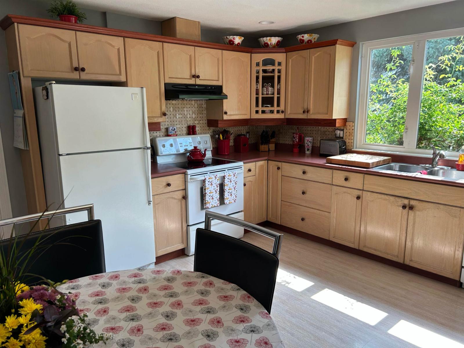 3 Bed, 2 Bath House for Sale in Mission – 7597 WREN STREET, Mission – MLS# R3158922 - Image 2