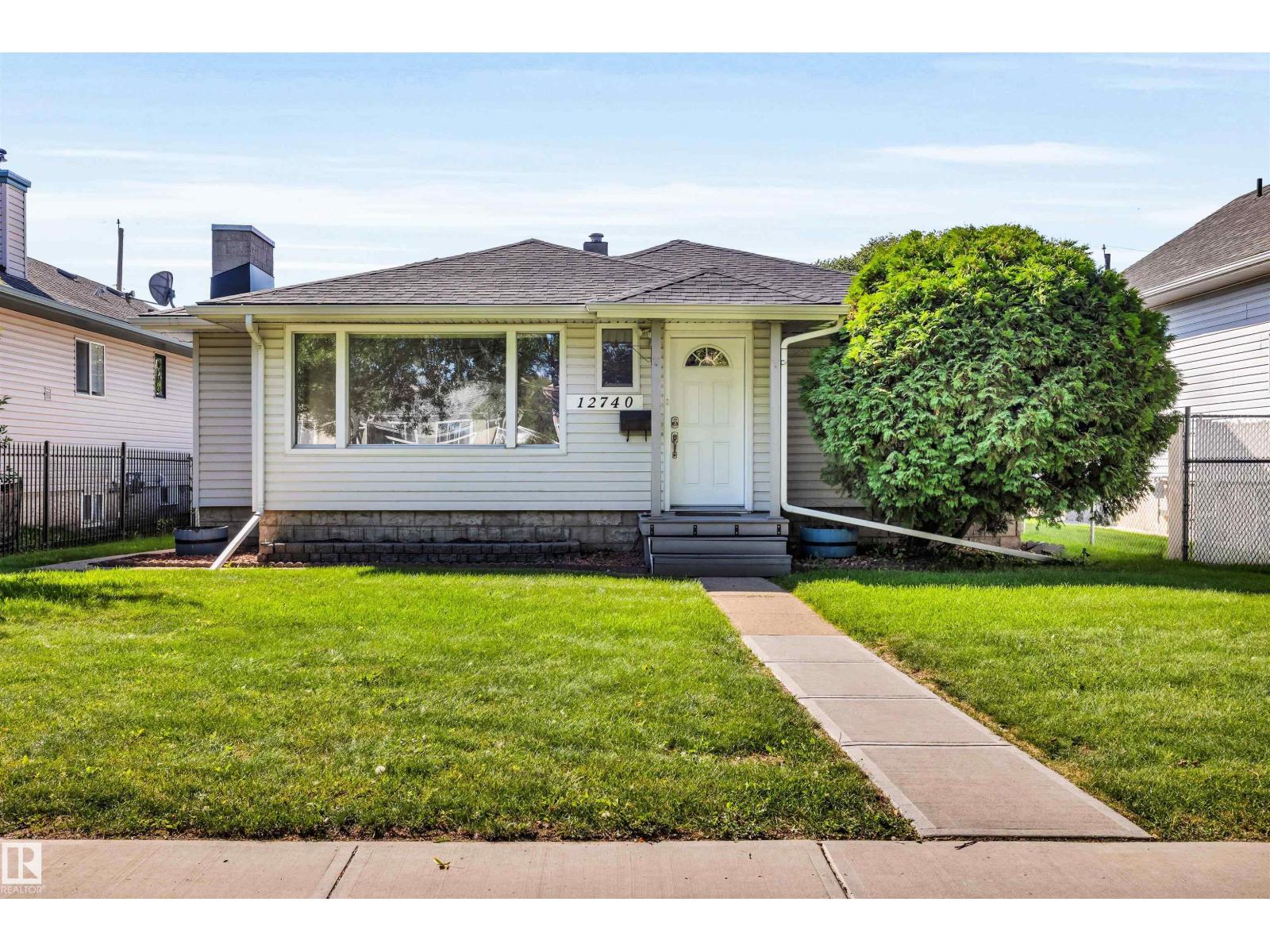 12740 118 ST NW NW, Edmonton, Alberta, T5E5K8
