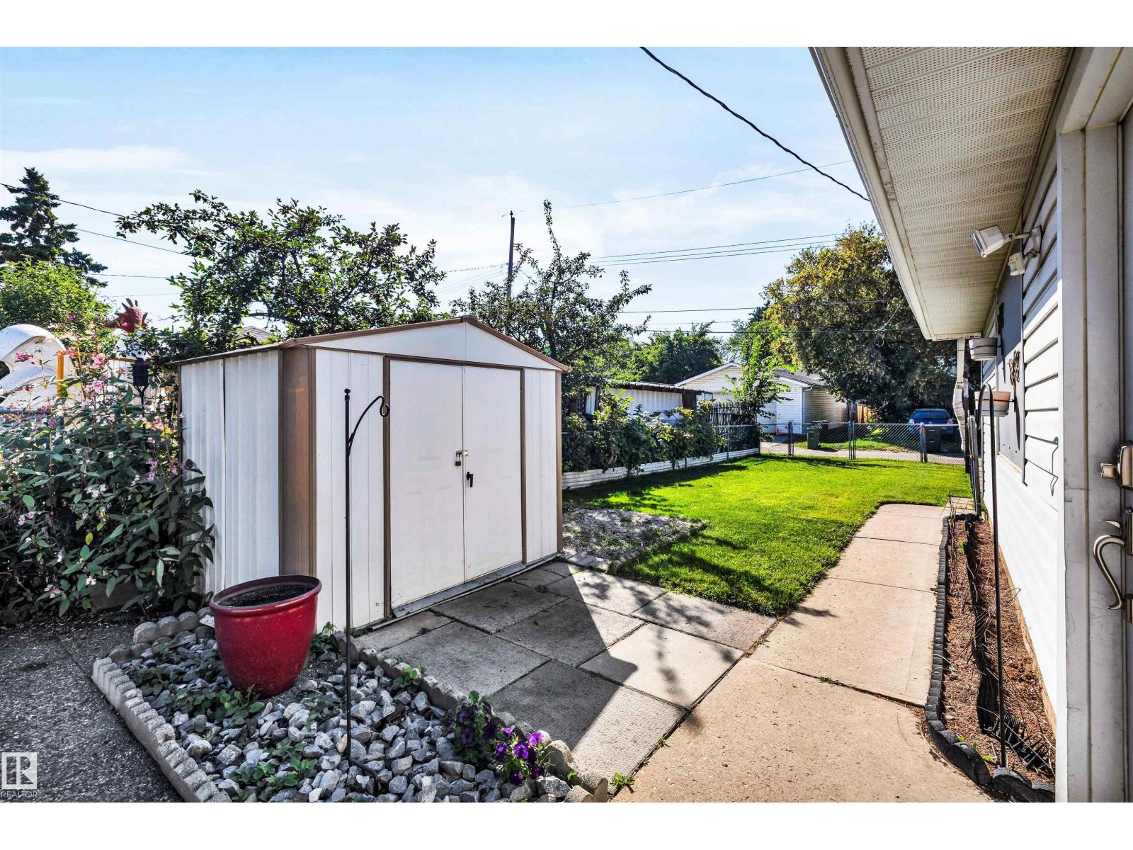 12740 118 ST NW - Image 32