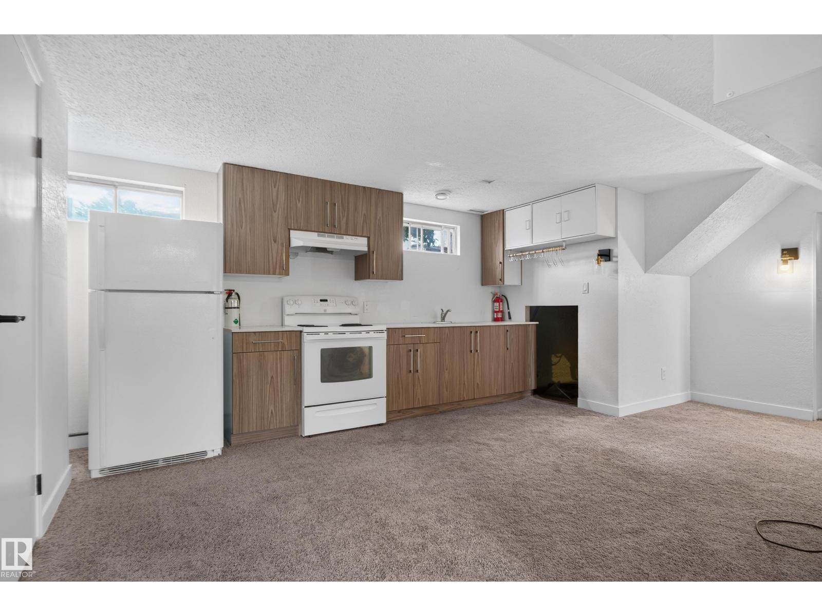 15012 79 ST NW - 28