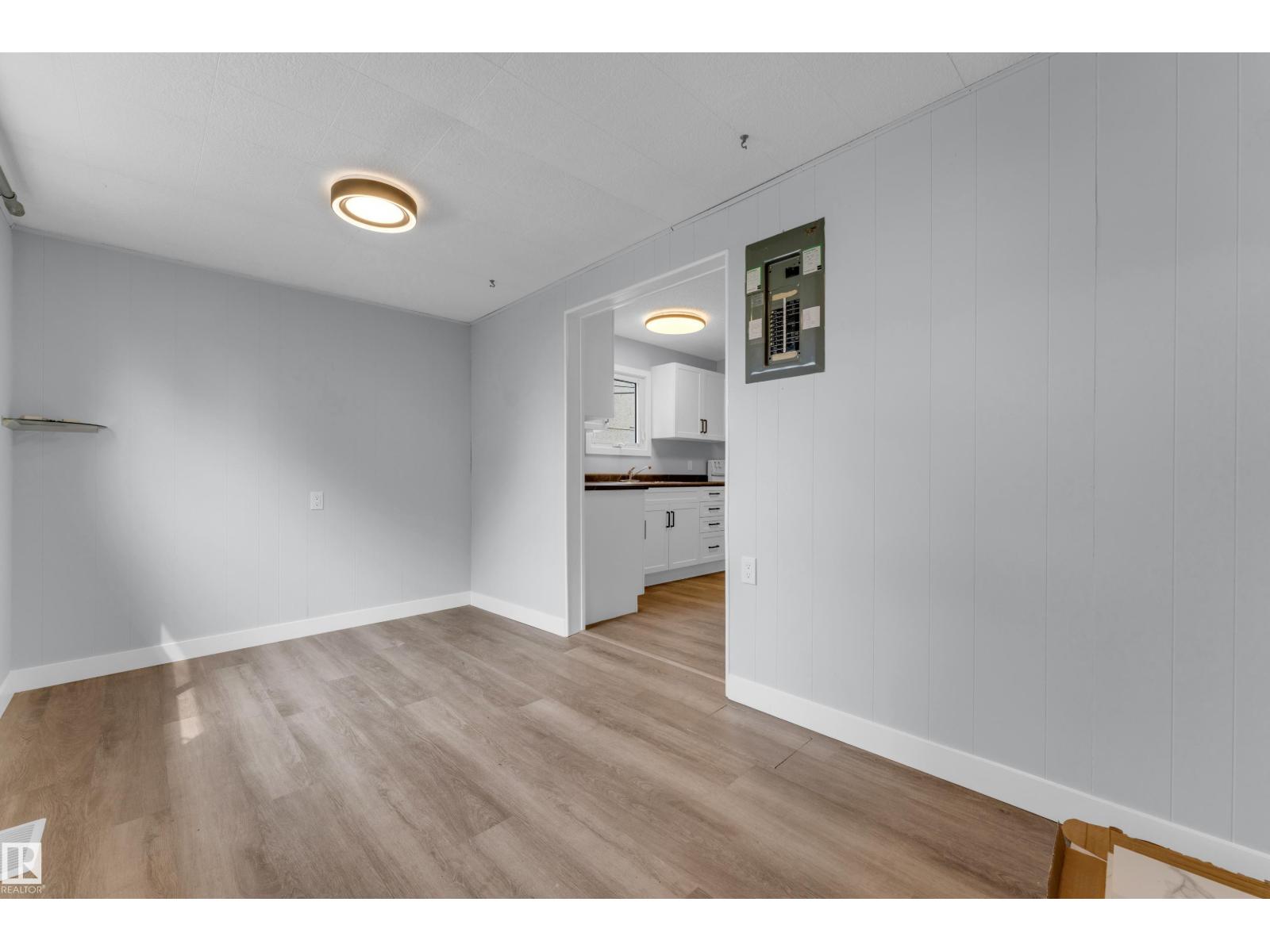 9416 153 ST NW - 11