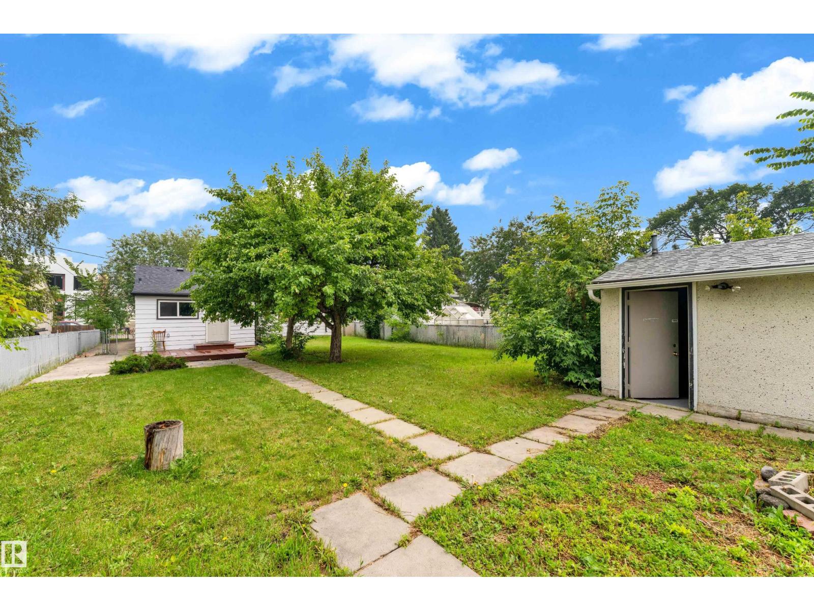 9416 153 ST NW - 26