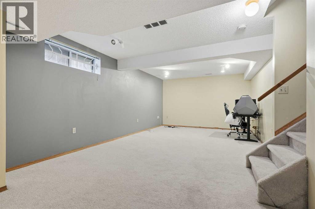 515 Macewan Drive NW - 35