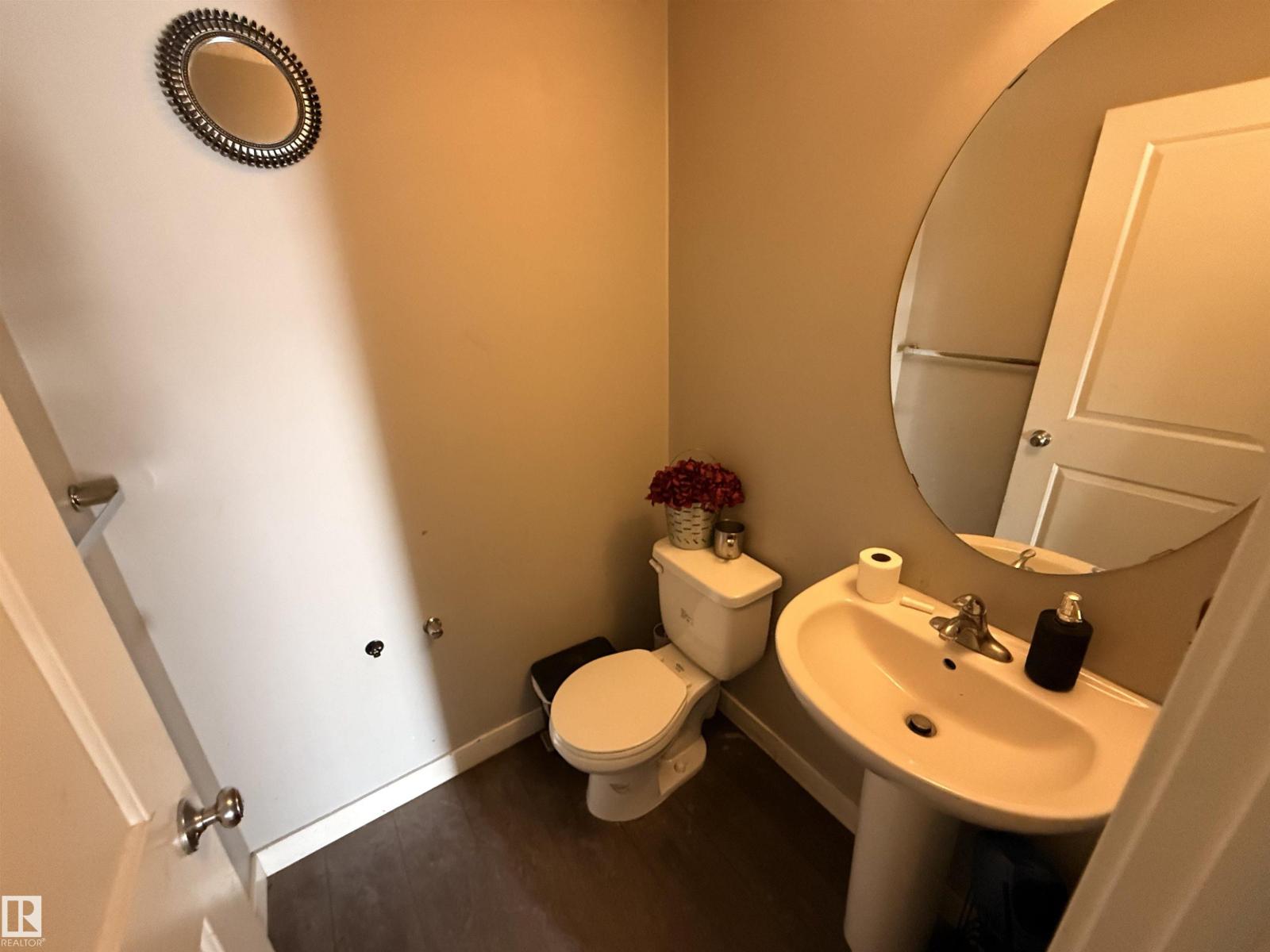 3317 11 AV NW, Laurel, Edmonton photo 2