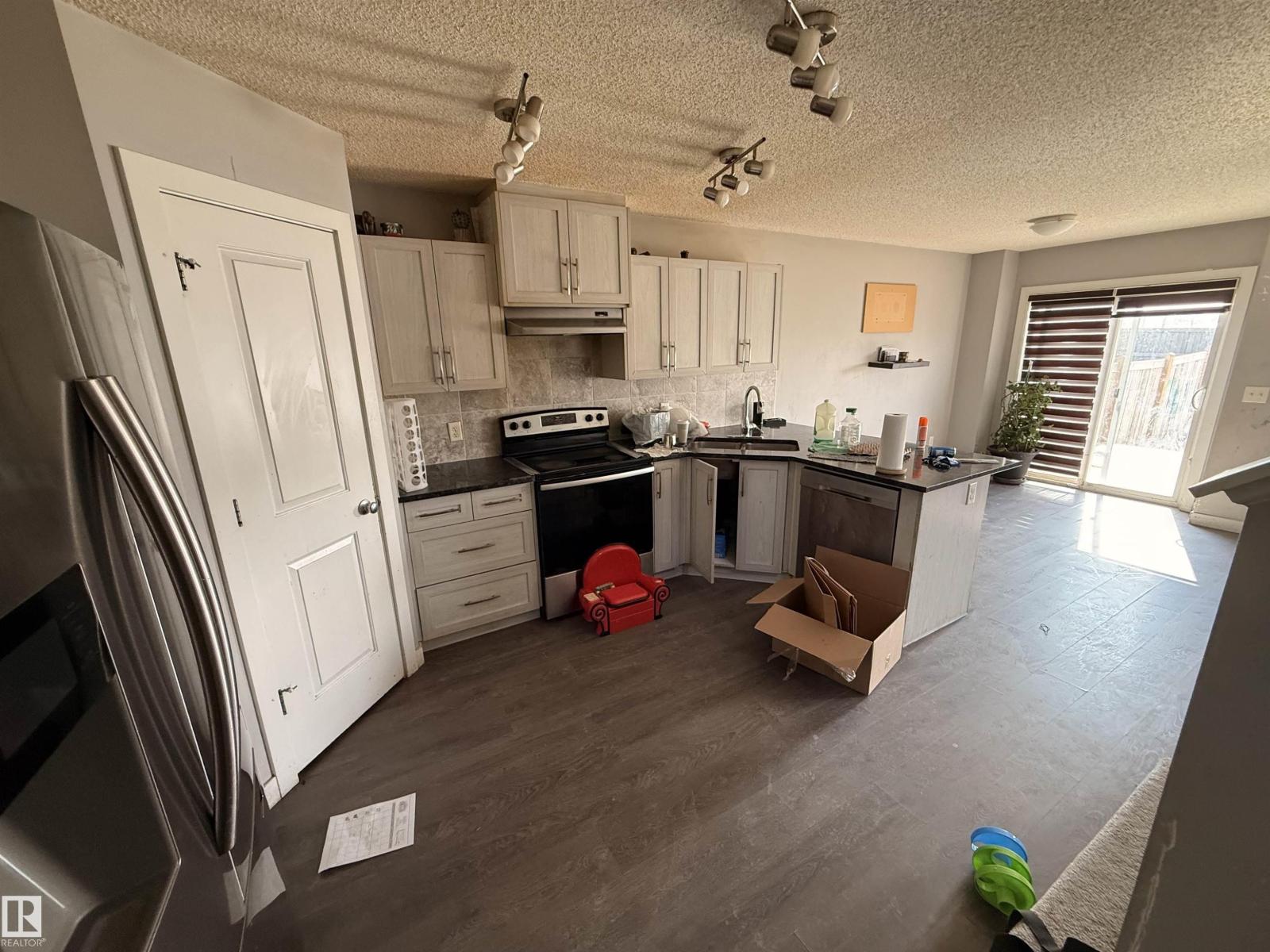 3317 11 AV NW, Laurel, Edmonton photo 3