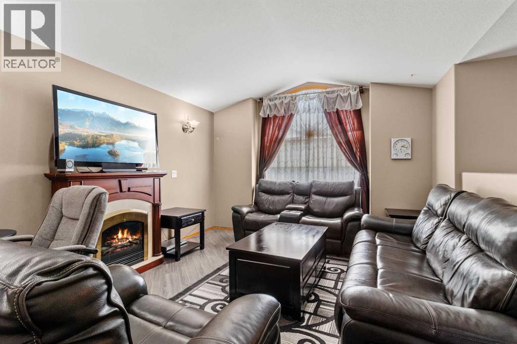 Listing photo – 131 Deschner Close, Red Deer