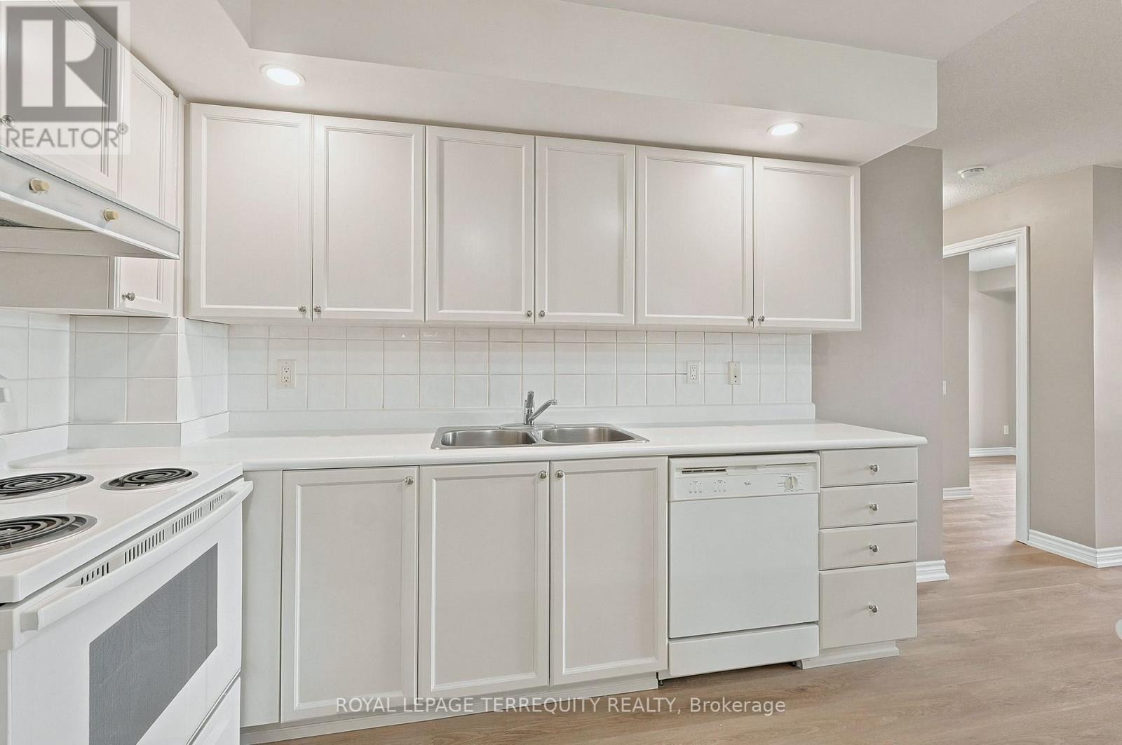 #405 5229 DUNDAS STREET W - Image 11