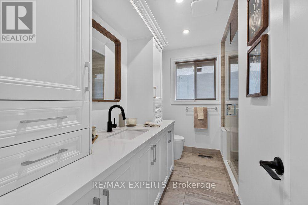 23 COLLINGDALE ROAD - 23