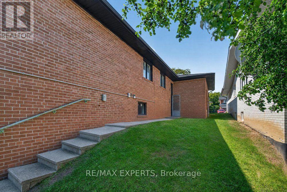 23 COLLINGDALE ROAD - 27