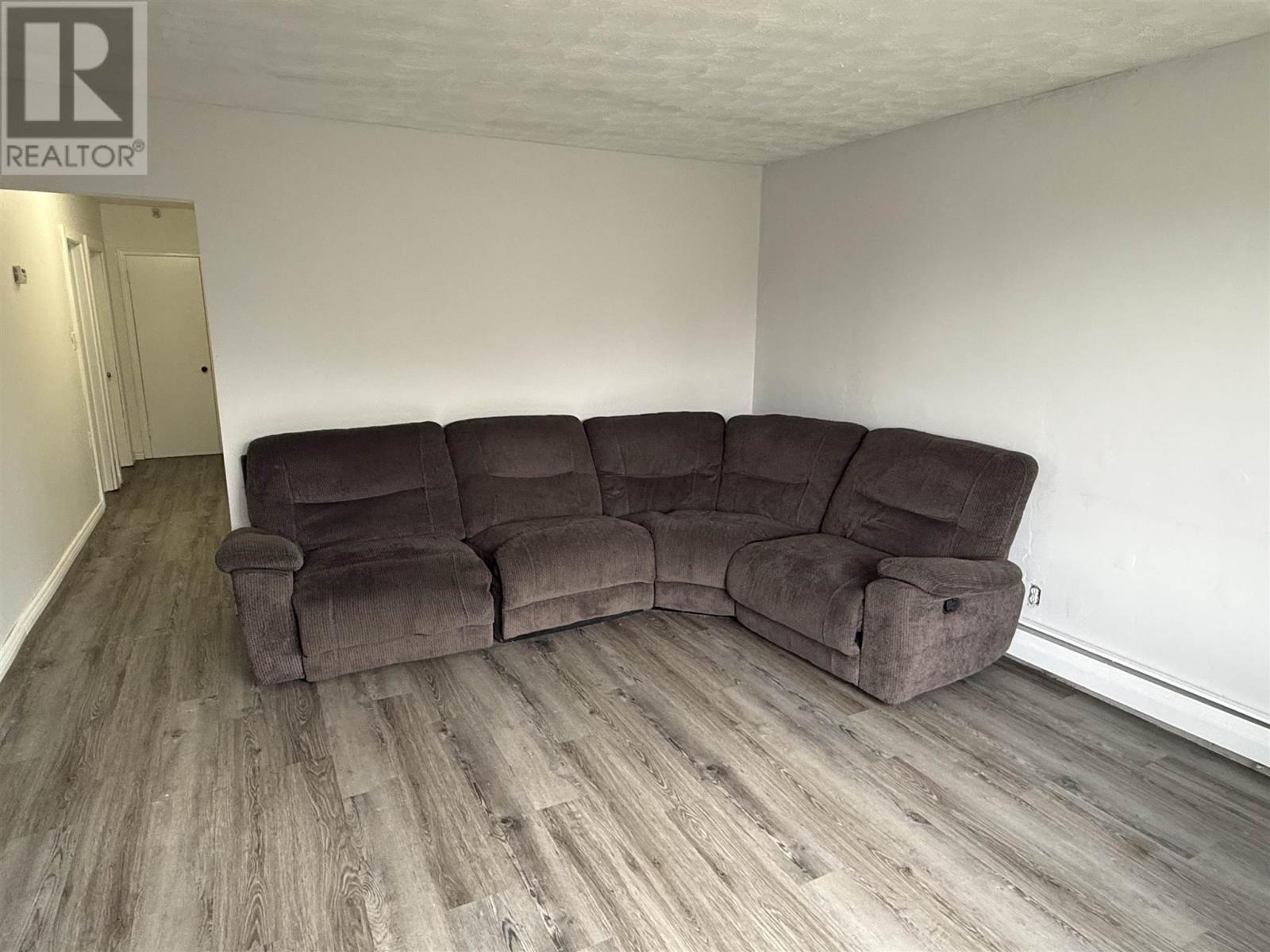 31 Hirshhorn AVE - Image 13