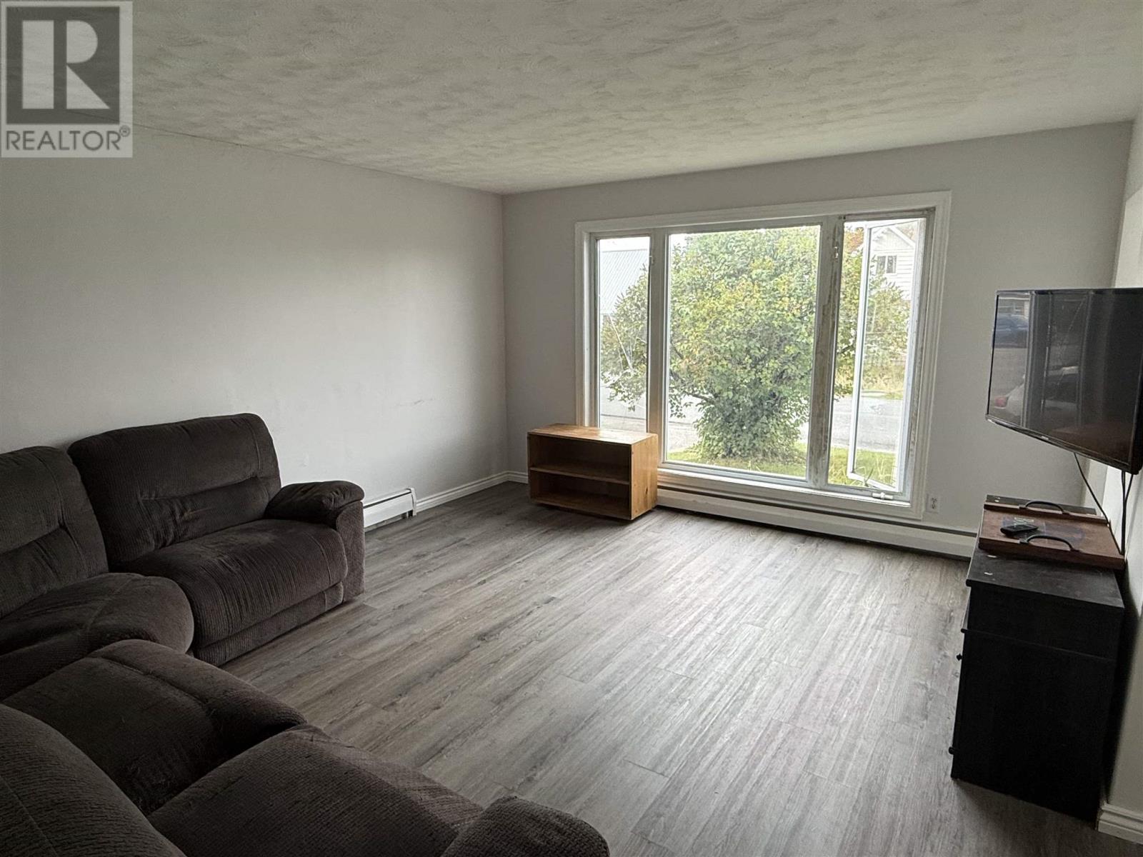 31 Hirshhorn AVE - Image 14
