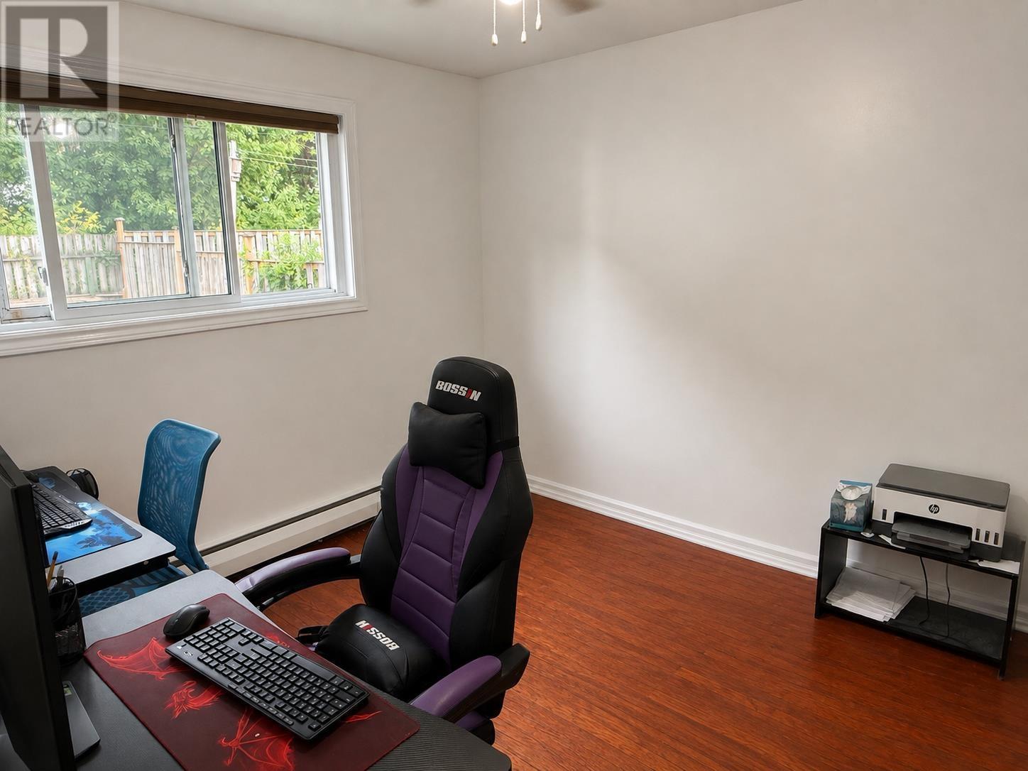 31 Hirshhorn AVE - 21