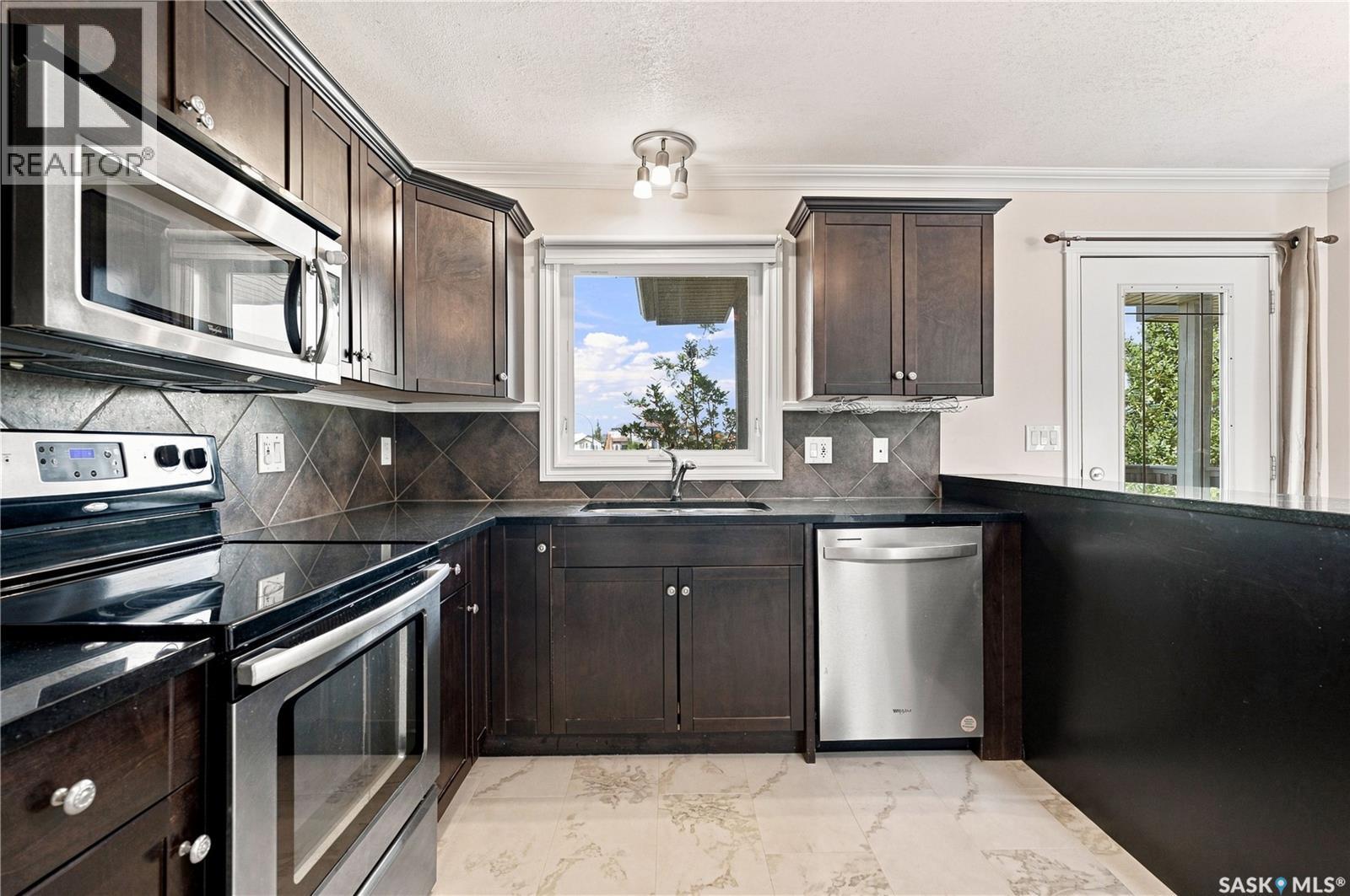 #107 119 Hampton CIRCLE - 16
