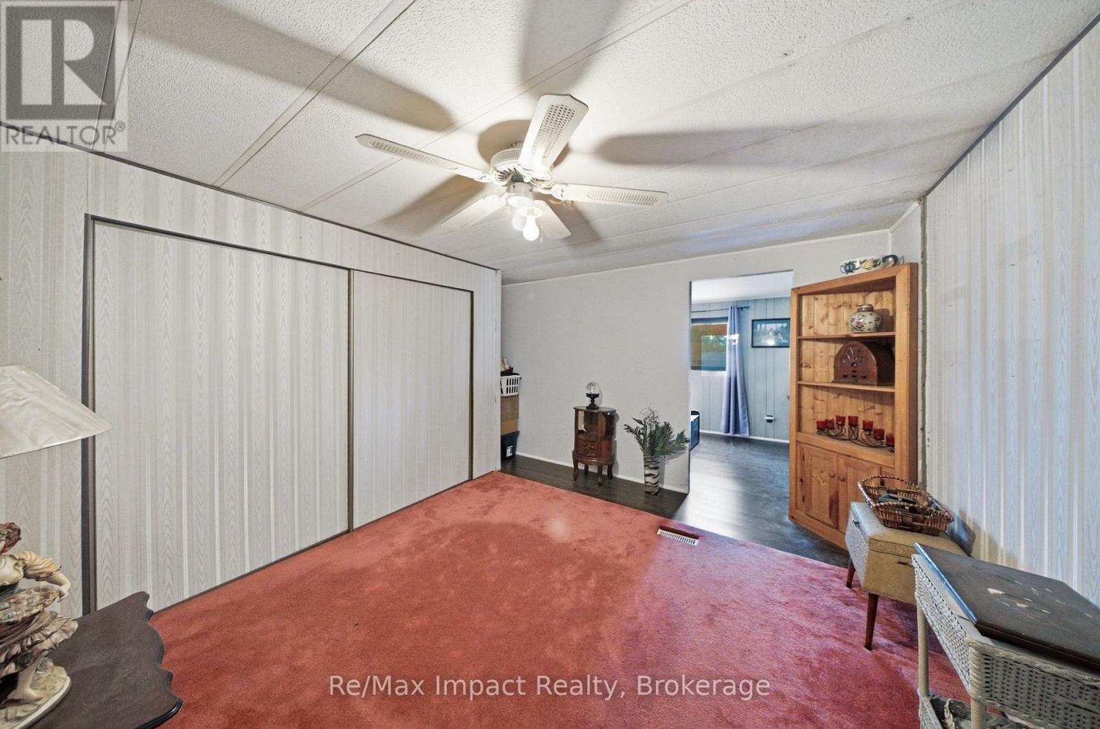39 HILLVIEW DRIVE - 10