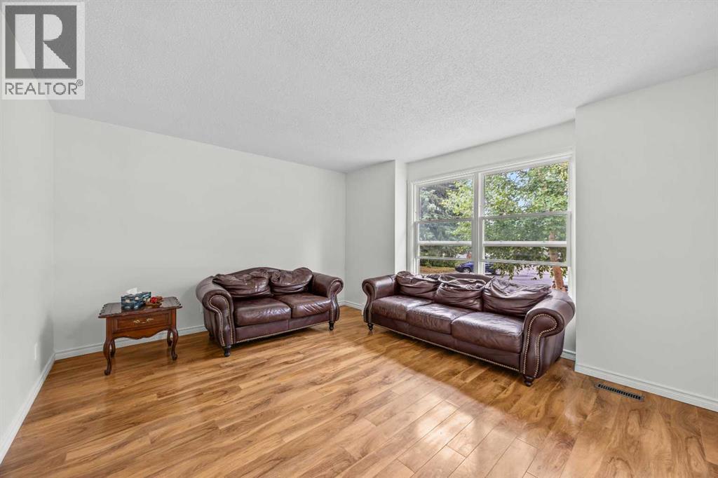 28 Erin Croft Place SE - 3