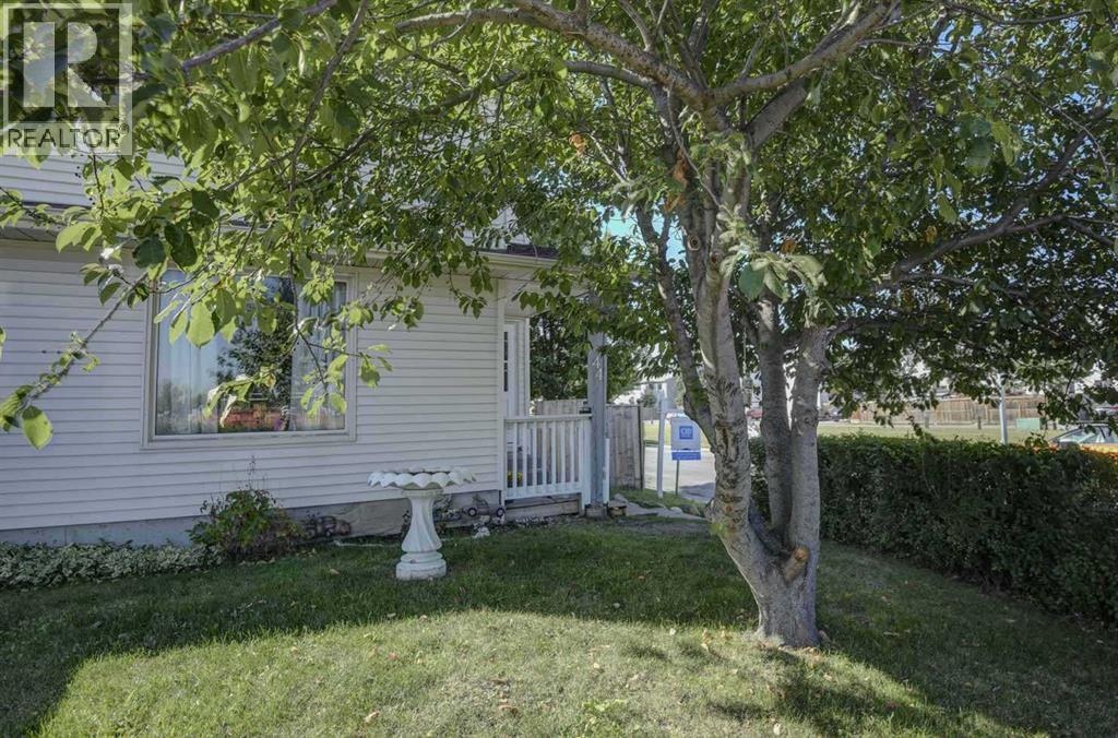 44 Falwood Crescent NE, Falconridge, Calgary photo 5