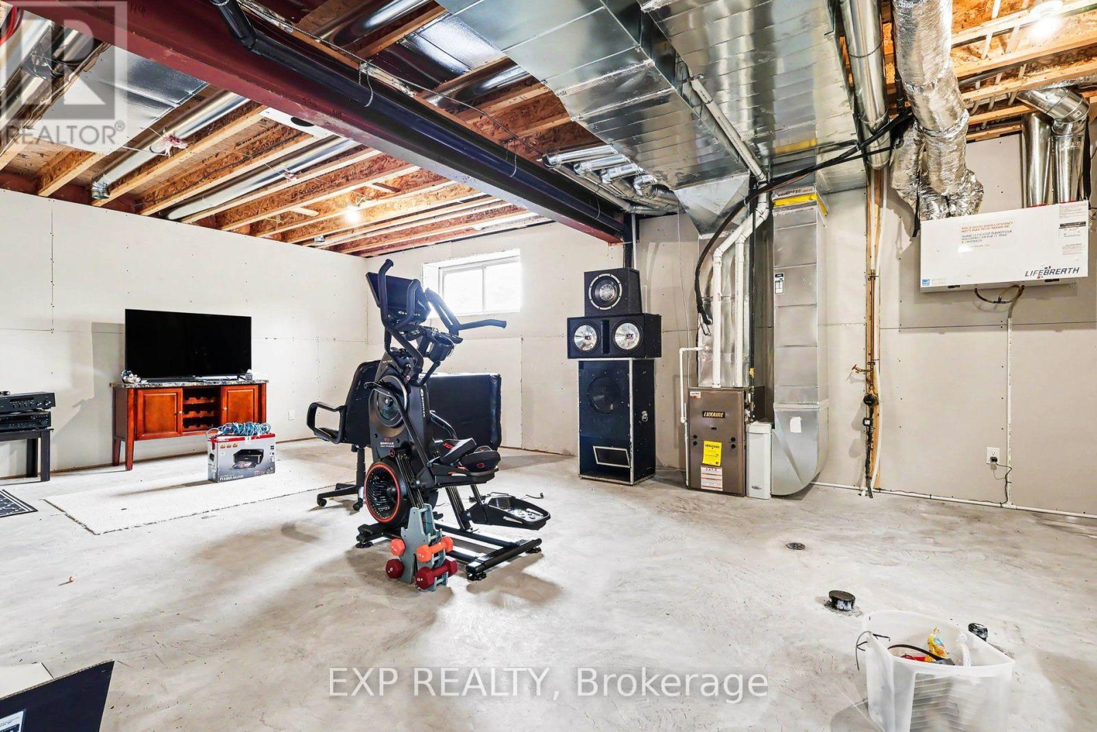 520 LUCENT STREET - Image 26