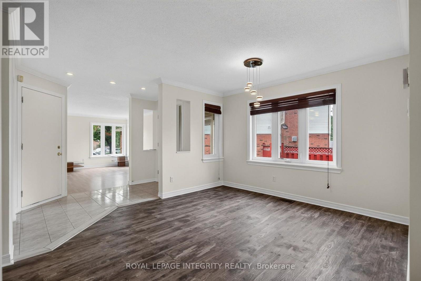 137 HUNTERSWOOD CRESCENT - 11