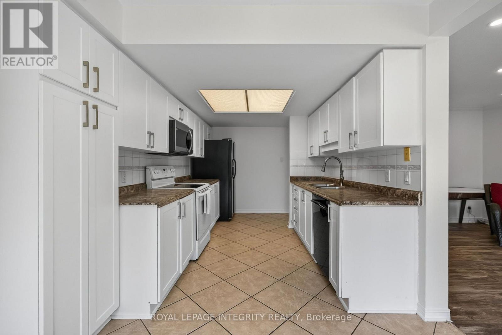 137 HUNTERSWOOD CRESCENT - Image 22