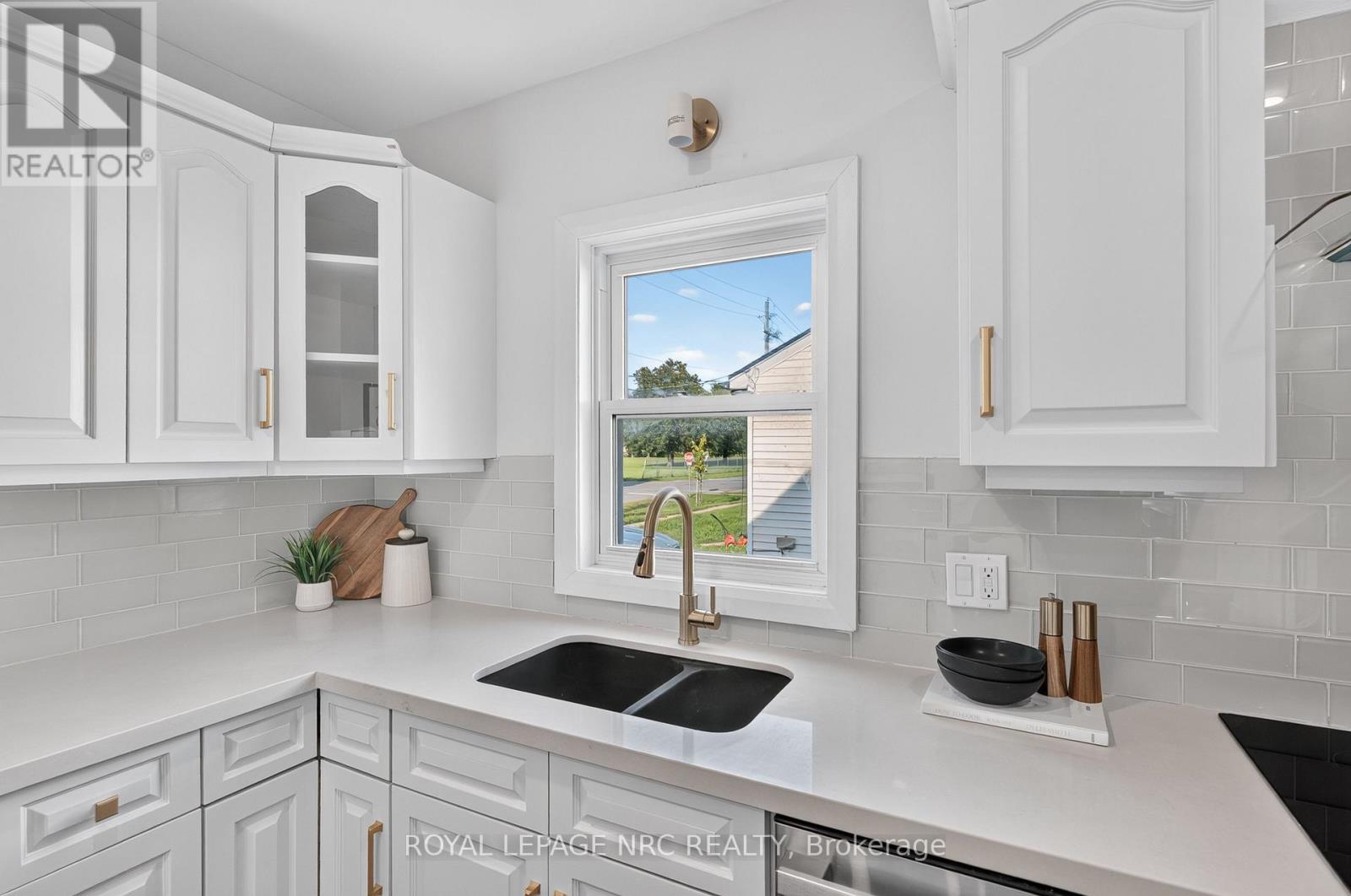12 ADMIRAL ROAD - 21