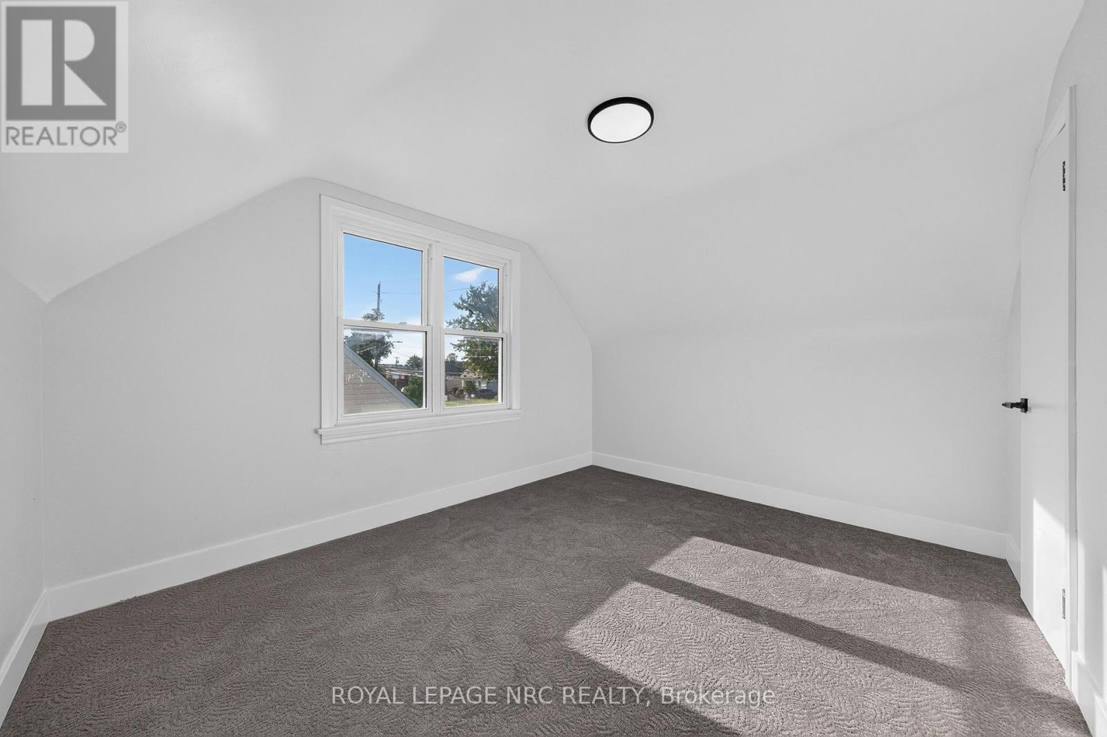 12 ADMIRAL ROAD - Image 31