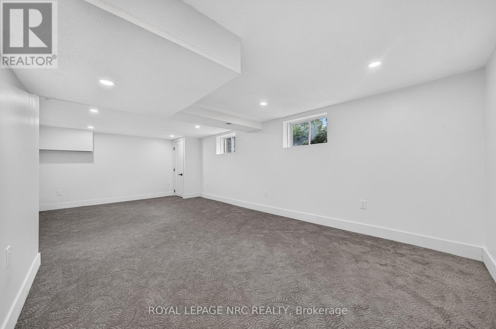 12 ADMIRAL ROAD - Image 34