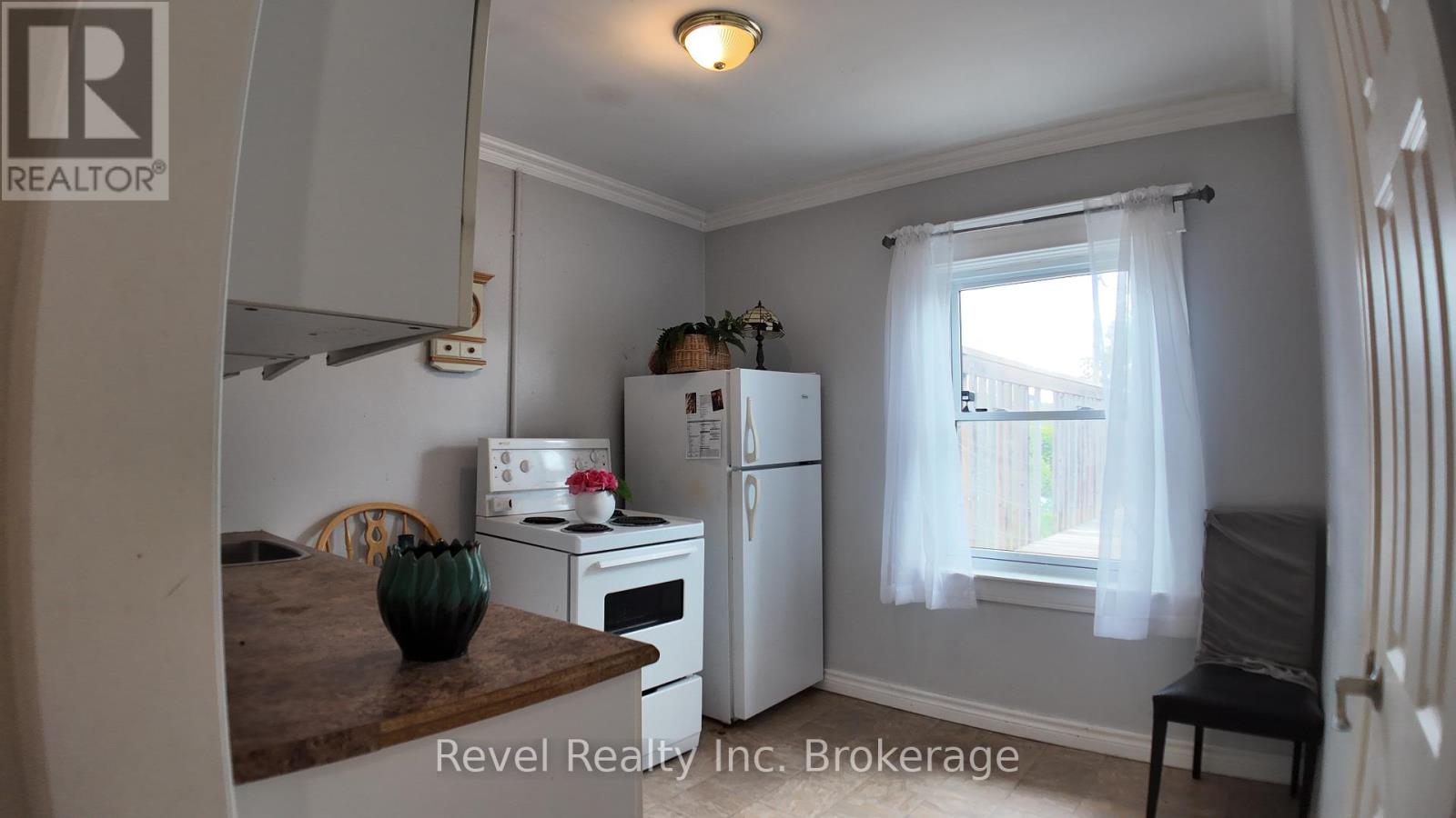 416 FIRST AVENUE W - 18