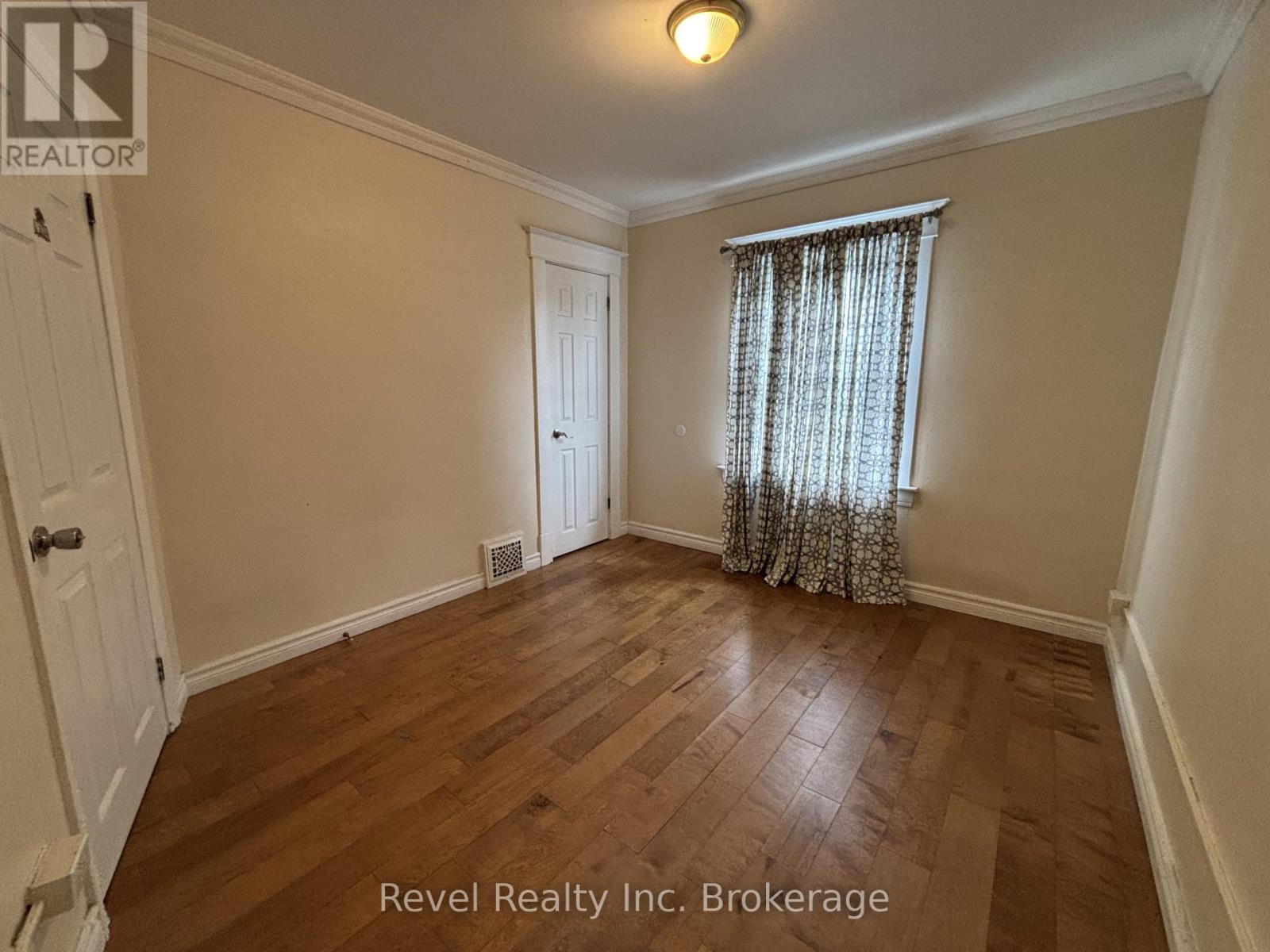 416 FIRST AVENUE W - 26