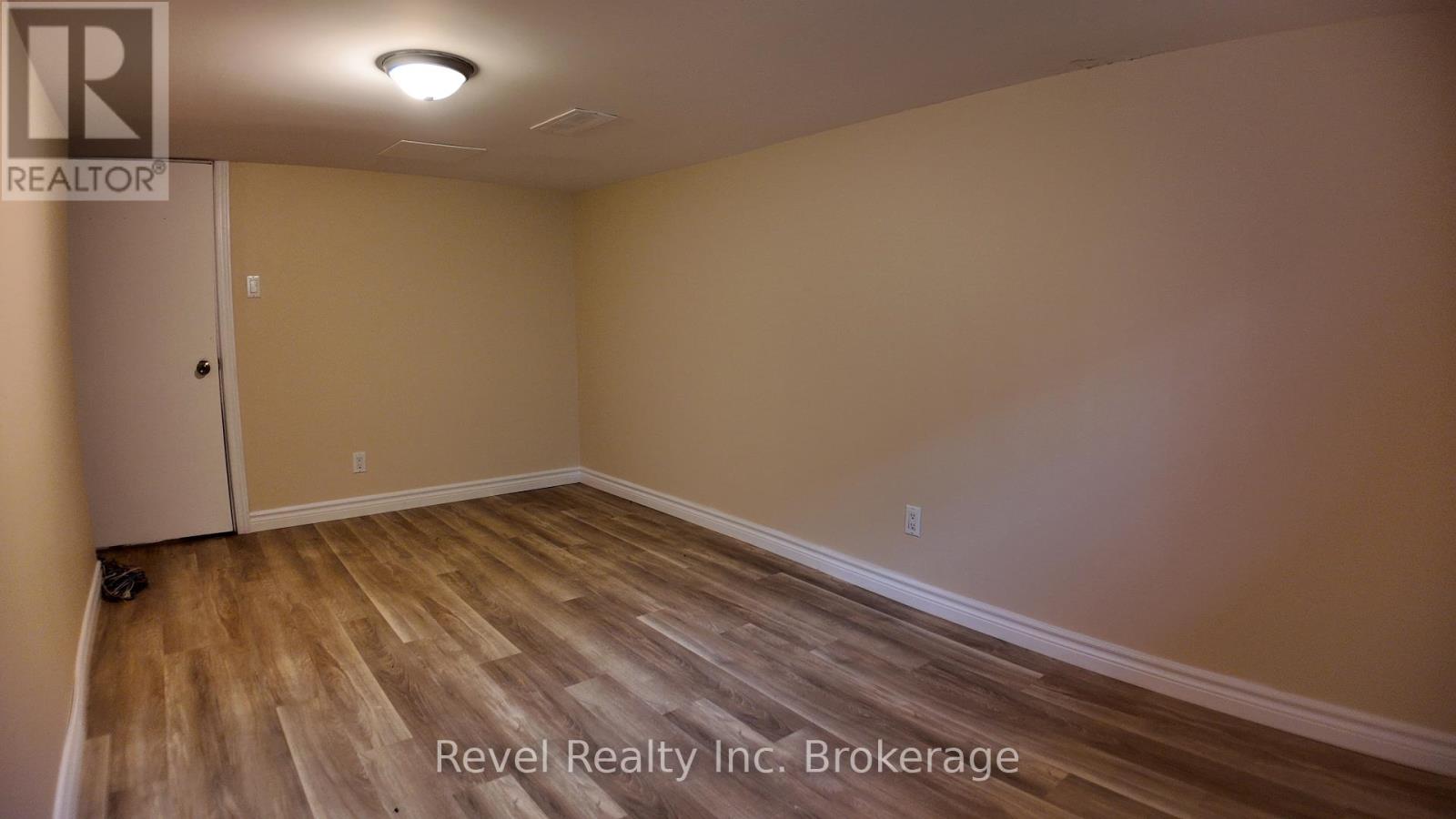 416 FIRST AVENUE W - 30
