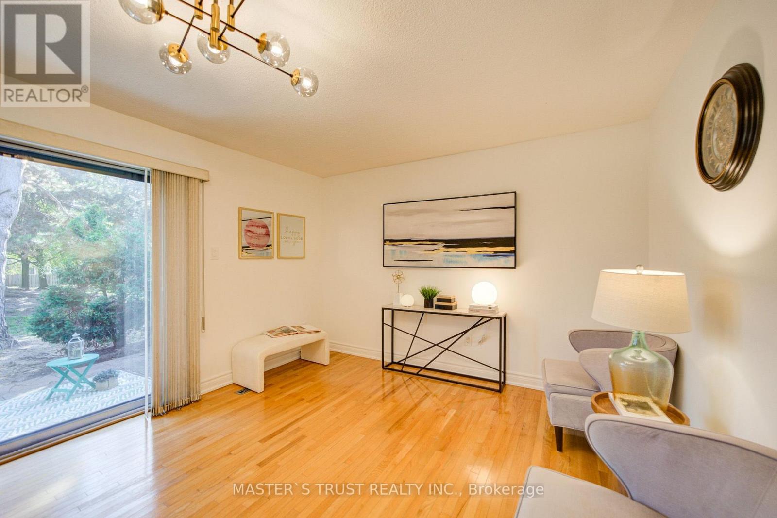#61 15 BRIMWOOD BOULEVARD - Image 14