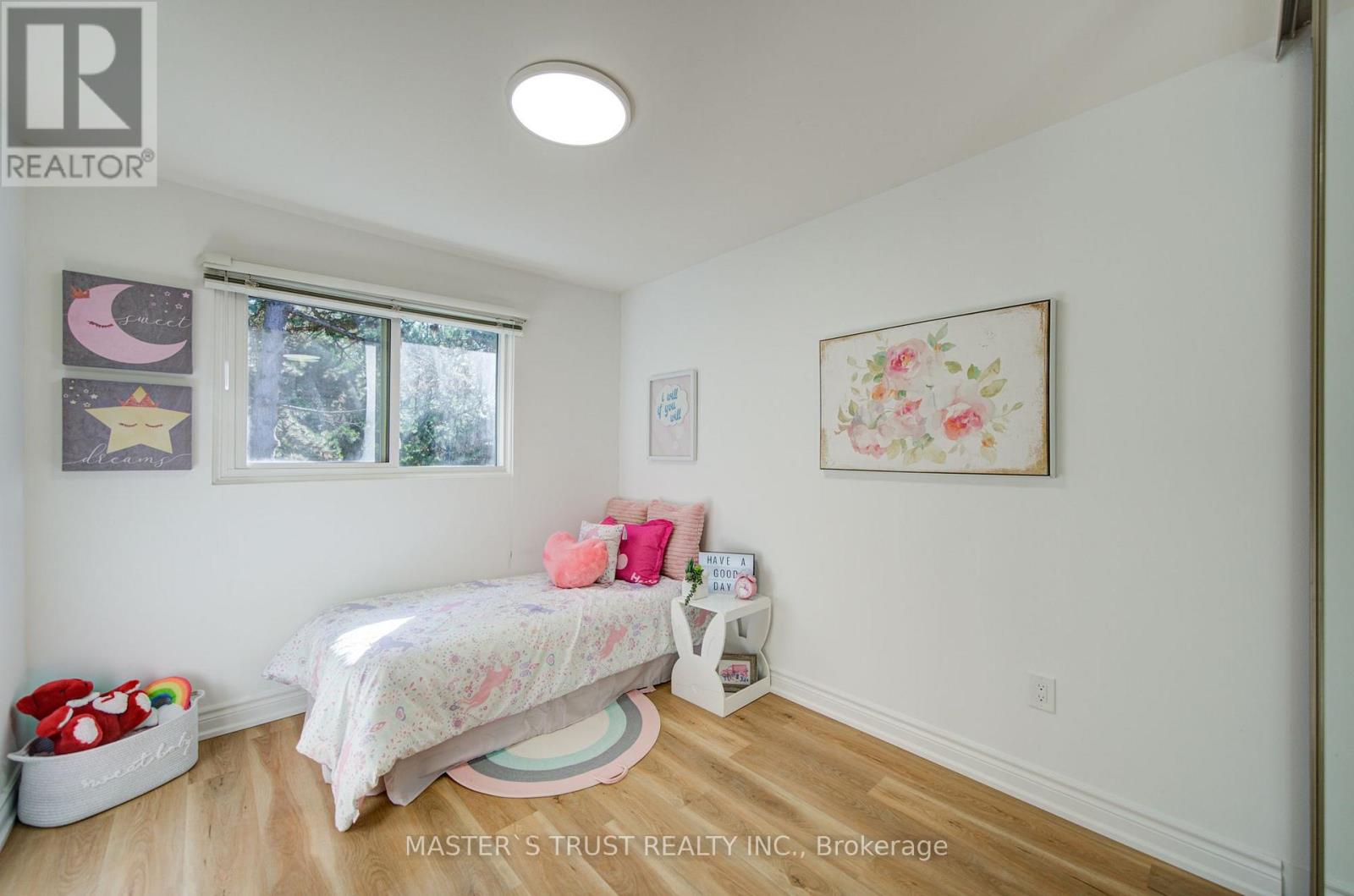 #61 15 BRIMWOOD BOULEVARD - Image 19