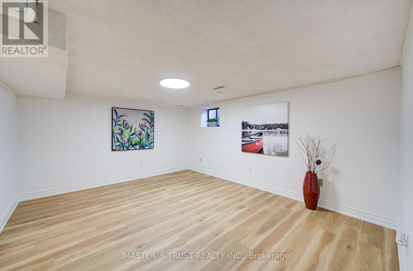 #61 15 BRIMWOOD BOULEVARD - 23
