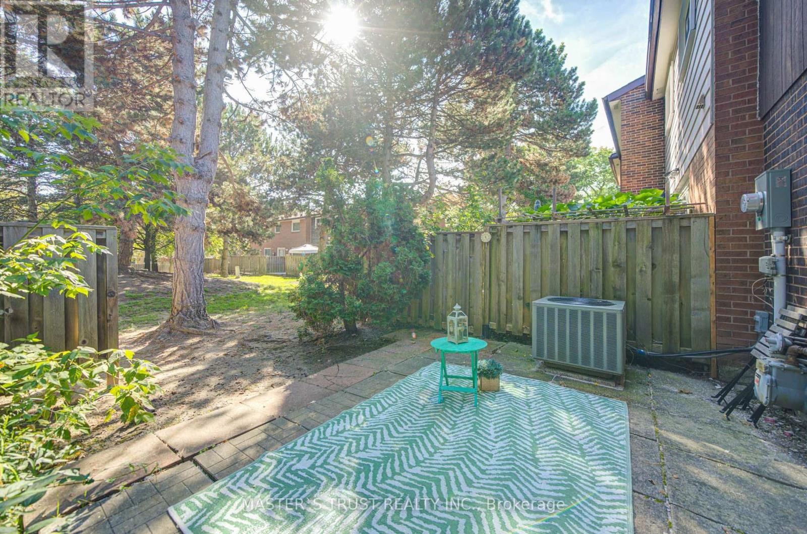 #61 15 BRIMWOOD BOULEVARD - 26