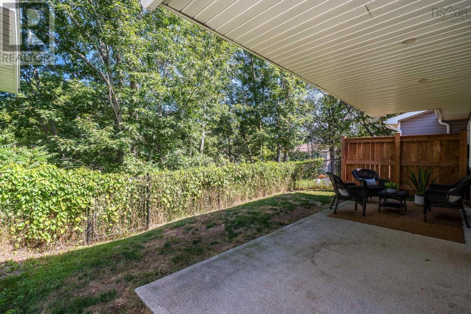 1055 Marie Crescent - 39