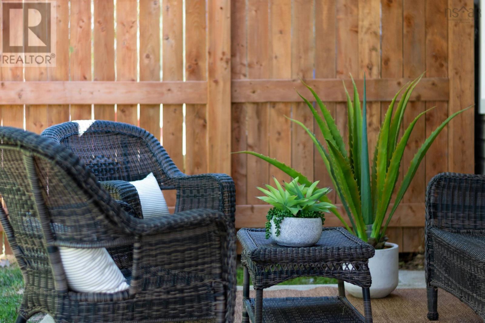 1055 Marie Crescent - Image 37