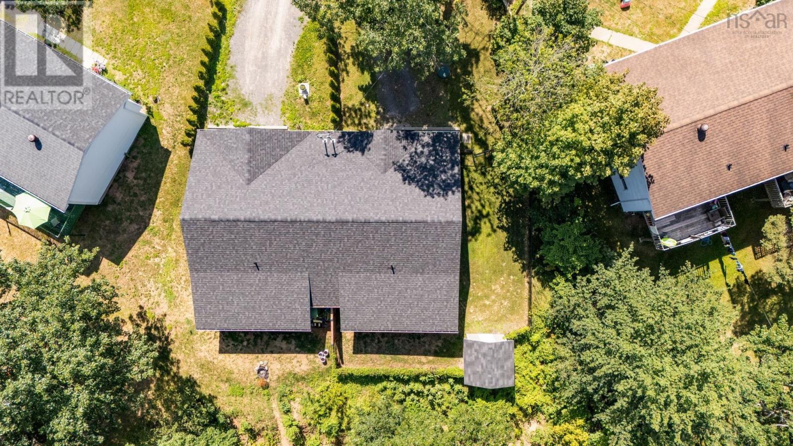 1055 Marie Crescent - 44