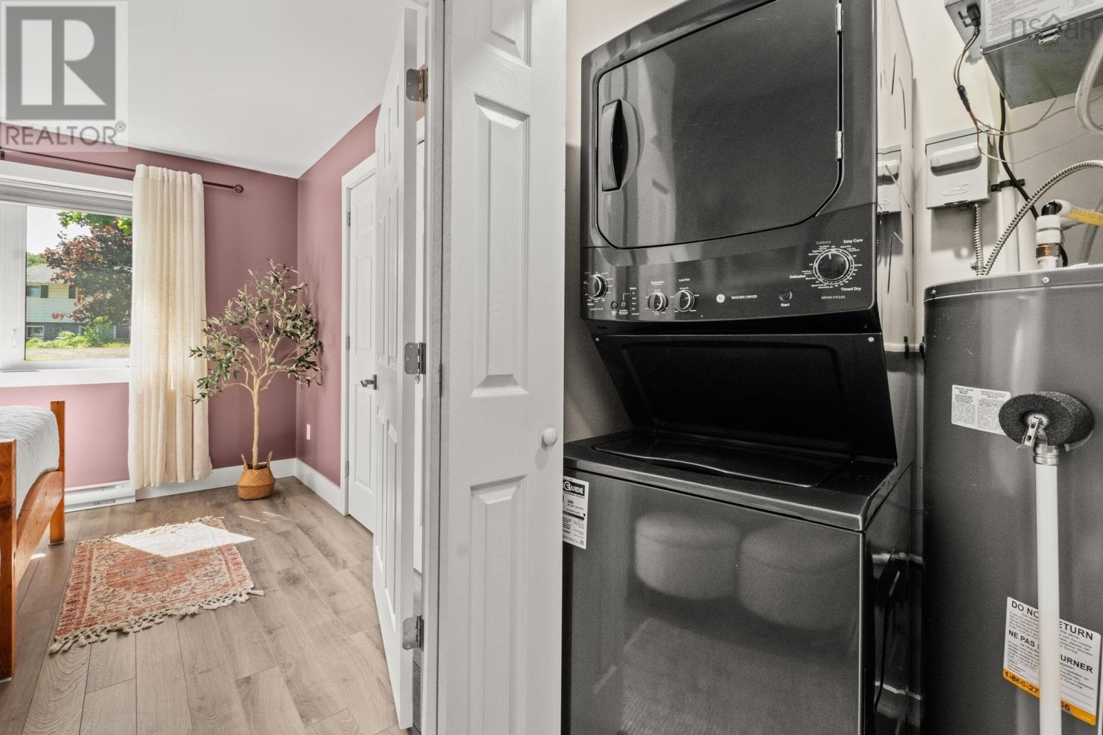 1055 Marie Crescent - 26