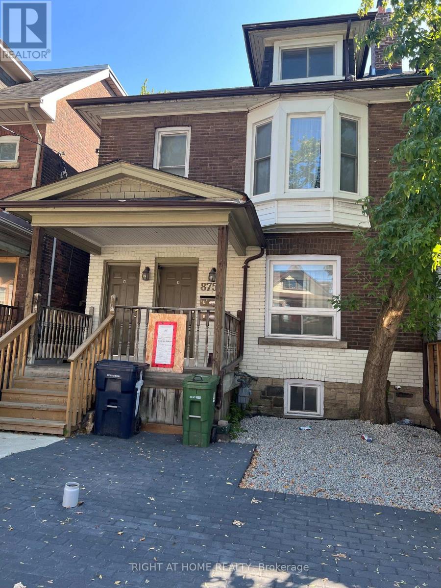 Photo of 875 Bathurst Street