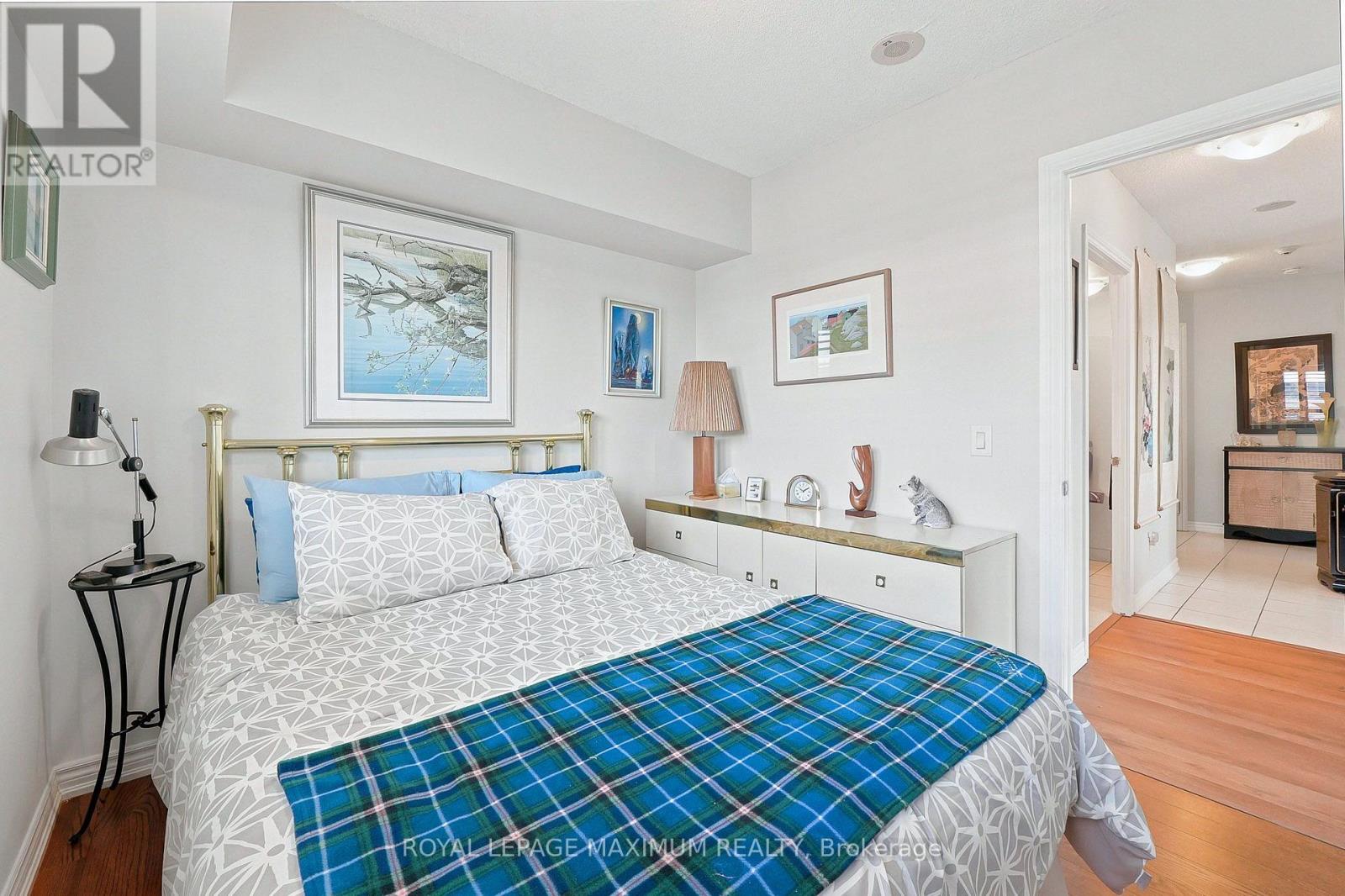 #402 7730 KIPLING AVENUE - 17