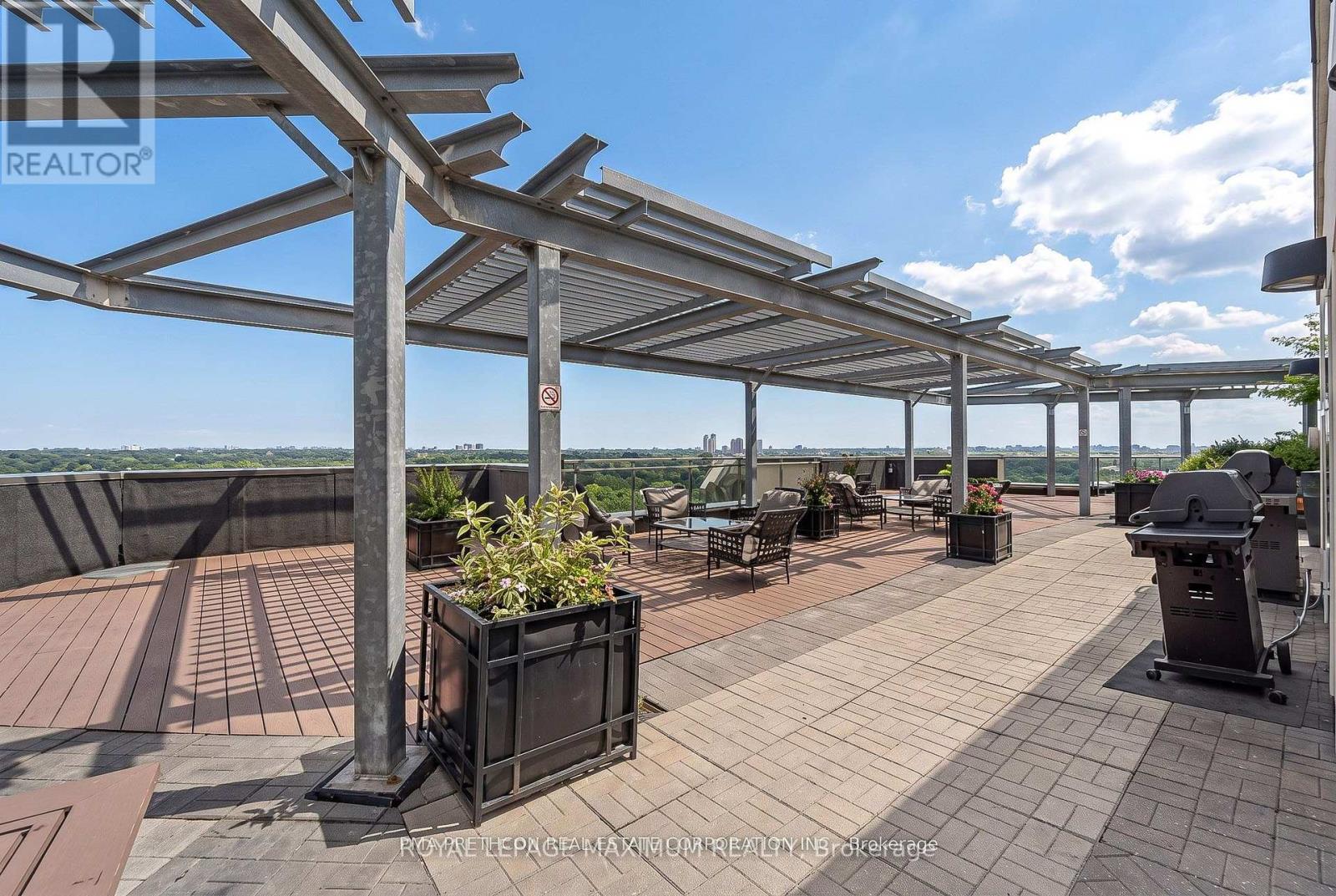 #402 7730 KIPLING AVENUE - 31